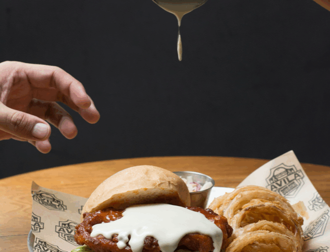 Mini burgers IGP estilo mediterráneo – receta con salsa de yogur